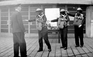 Proto: Blitz in London -- training in use of breathing apparatus
