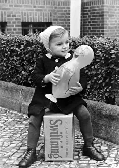 Alimentation: Blockade Berlin 1948: Child with care package