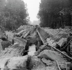 Begun: Blown up bridge over the Aisne, 1940