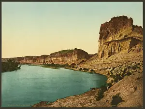 C1898: Bluffs of the Green River