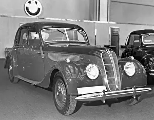 Sedan: BMW 335, 1939