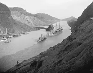 Culebra: Boats move through Panama Canal at the Culebra ?
