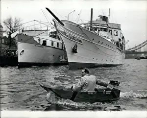 Upriver: Boats - Sailing - Ships