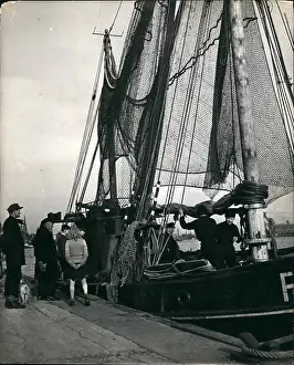 Eagerly: Boats - Sailing - Ships