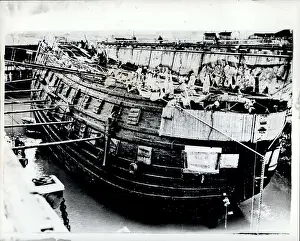 Disintegrating: Boats - Sailing - Ships