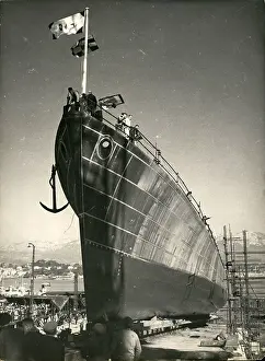 Escorts: Boats - Sailing - Ships