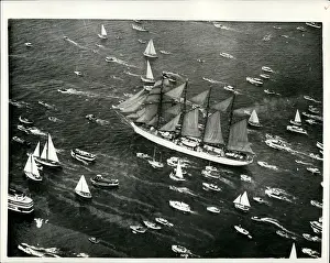 Trawlers: Boats - Sailing - Ships