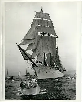 Trawlers: Boats - Sailing - Ships