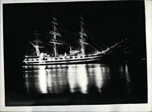 Floodlit: Boats - Sailing - Ships