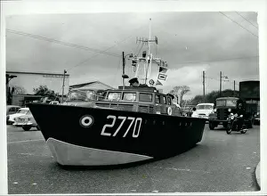 Edgware: Boats - Sailing - Ships