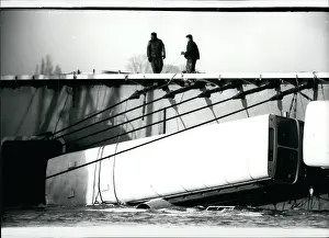 Crippled: Boats - Sailing - Ships