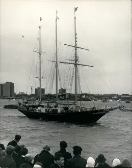 Leith: Boats - Sailing - Ships