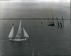 Tenby: Boats - Sailing - Ships
