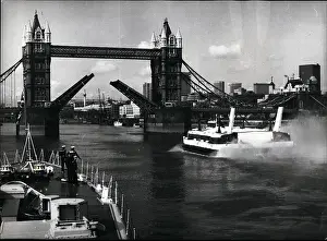 Tilbury: Boats - Sailing - Ships