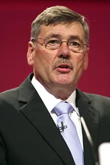 Ainsworth: Bob Ainsworth MP