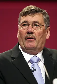 Ainsworth: Bob Ainsworth MP