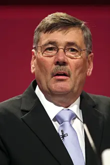 Ainsworth: Bob Ainsworth MP