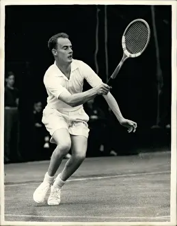 Soren: Bobby Wilson in tennis match at Wimbledon