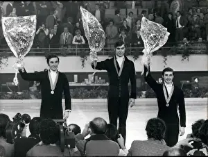 Pera: Bobsledding - Skating - Skiing - Figure Skating