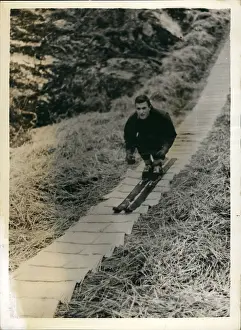 Enthusiasts: Bobsledding - Skating - Skiing - Figure Skating