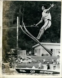 Indication: Bobsledding - Skating - Skiing - Figure Skating