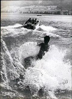Waterskiing: Bobsledding - Skating - Skiing - Figure Skating