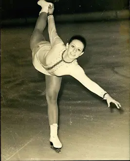 Joelle: Bobsledding - Skating - Skiing - Figure Skating