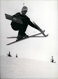 Allows: Bobsledding - Skating - Skiing - Figure Skating