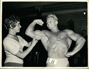 Flexes: Bodybuilding - Weightlifting
