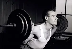 Adamson: Bodybuilding - Weightlifting