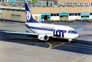 B737: Boeing 737-55D SP-LKF