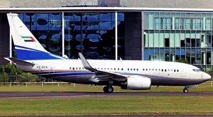 Dhabi: Boeing 737-700 A6-DFR