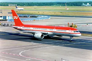 B757: Boeing 757-225 D-AMUK