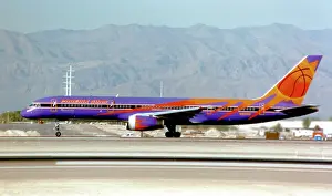 Suns: Boeing 757-225 N907AW