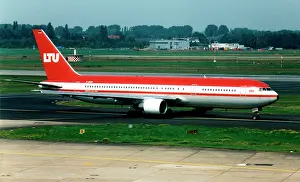 B767: Boeing 767-3G5 (ER) D-AMUN