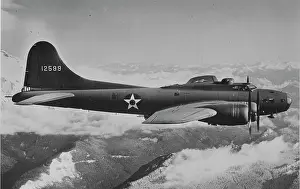 B17e: Boeing B-17E flying