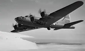 B17f: Boeing B-17F flying