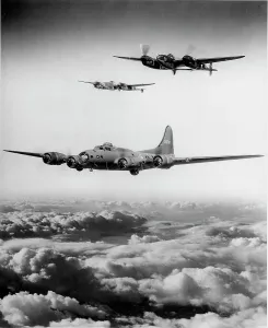 B17f: Boeing B-17F Fortress with Lockheed P-38 escorts
