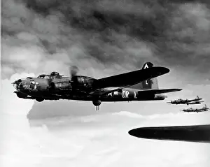 Quartet: Boeing B-17F quartet (forward view, flying)