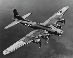 B17g: Boeing B-17G flying, from above