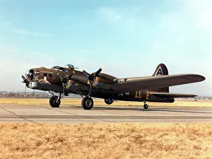 B17g: Boeing B-17G (forward view, parked)