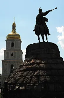Kyiv: Bohdan Khmelnytsky (1595-1657). Cossack's leader. Monument b