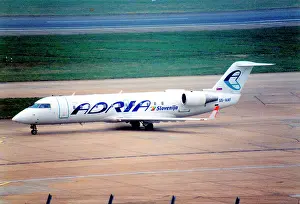 Bombardier: Bombardier CRJ-200-LR S5-AAF