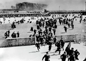 Raids: Bombing of the Longchamp Racecourse, 1943