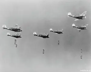 B 10: Bombs - airplanes - military - WWII