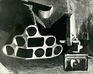 Explodes: Bombs - Guns - Weapons