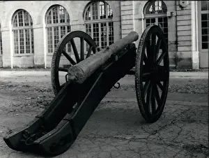 Bourges: Bombs - Guns - Weapons