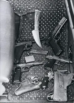 Kidnappers: Bombs - Guns - Weapons