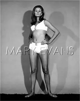 Hipster: BOND STYLE GIRL 1960S