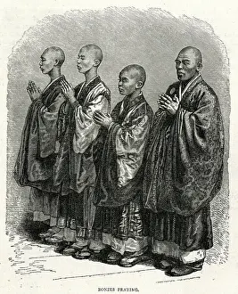 Bonze: Bonzes praying